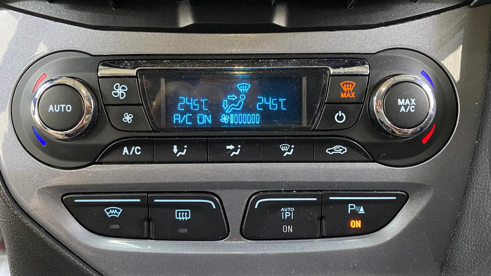 FORD FOCUS 11